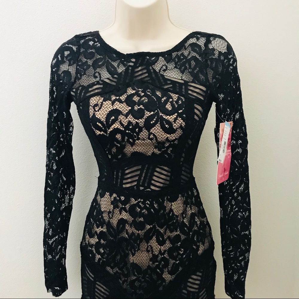 Black/nude long sleeve bodycon lace dress Jr small